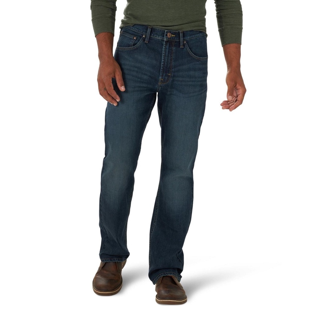 Wrangler Men's Dark Blue 38 x 32 Straight Leg Jeans